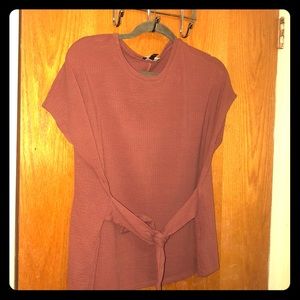 Front tie pink shirt